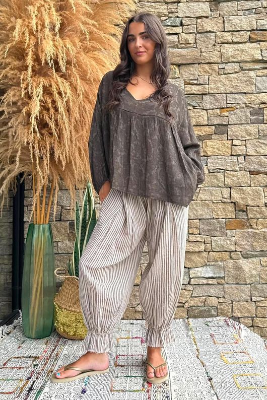 Kiti Paisley Damask Artist Smock Coffee Bean